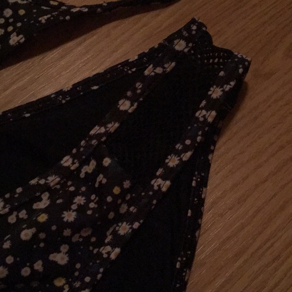 Bikini - Picture 3 of 3